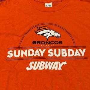 Denver Broncos Orange Cotton Men’s Tee Sunday Subday Subway Sz M Like New